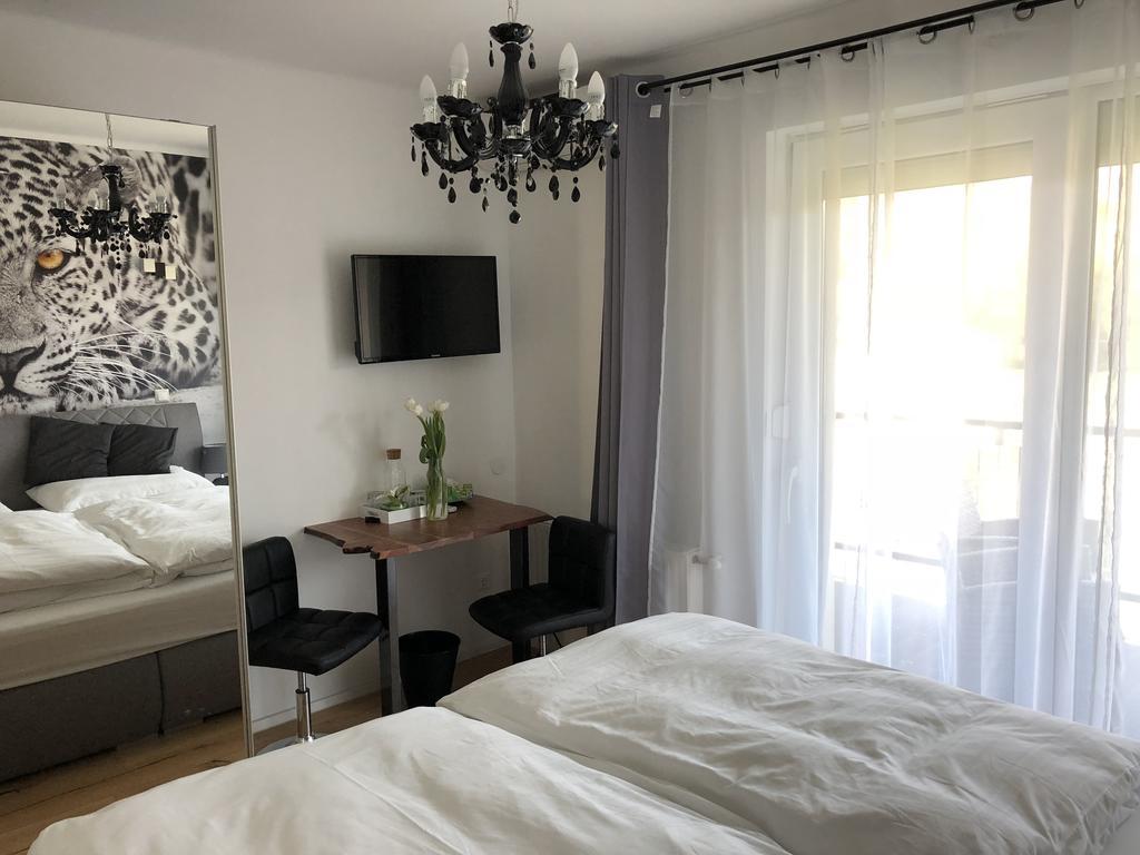 וולדן אם וורתרסי Enjoyit Rooms מראה חיצוני תמונה